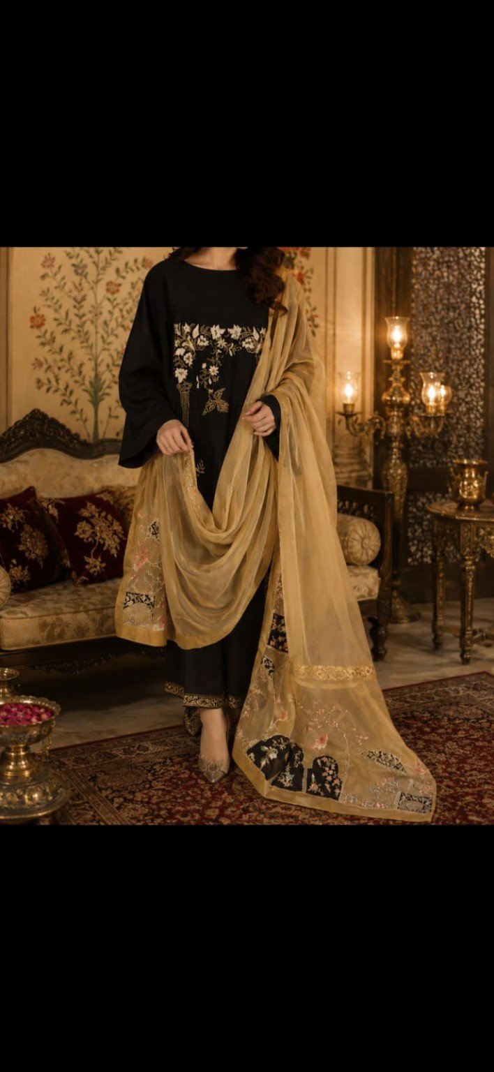 Noor Black & Antique Gold Ensemble